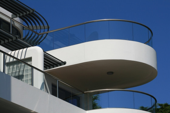 glass balustrade with top rail